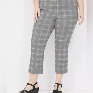 Lane Bryant 4-Season Slim Capri Pant Size 24 Black Pink Plaid